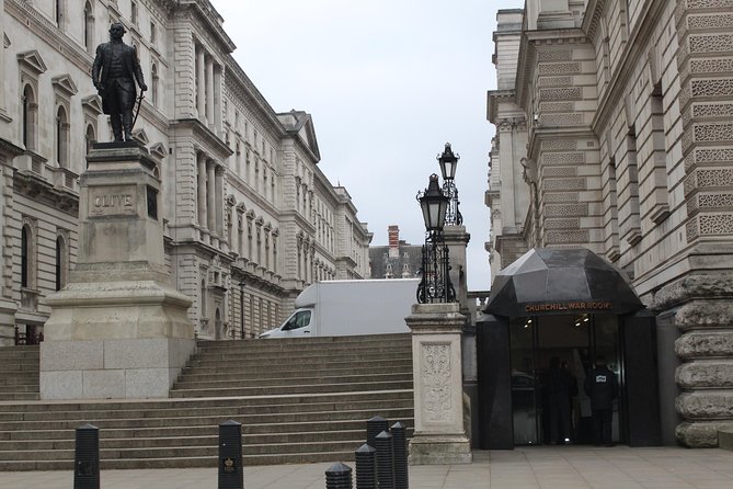 Heathrow Airport to Central London Private Round Trip Transfer - The return to Heathrow requires a firm plan