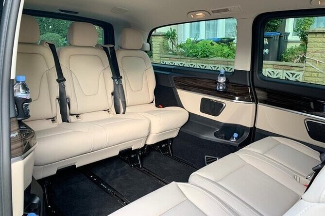 Heathrow Airport To Oxford Private Transfer - Finding Your Driver After Customs