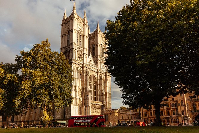 Highlights & Hidden Gems With Locals: Best of London Private Tour - Why a private London walk can be worth the price