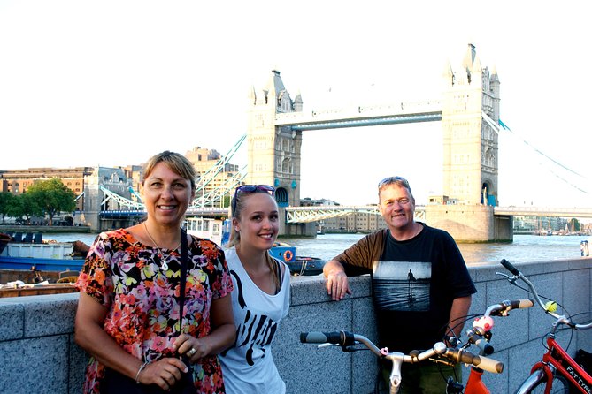 Highlights of Royal London Bike Tour with River Cruise Package - What the $76.79 price includes
