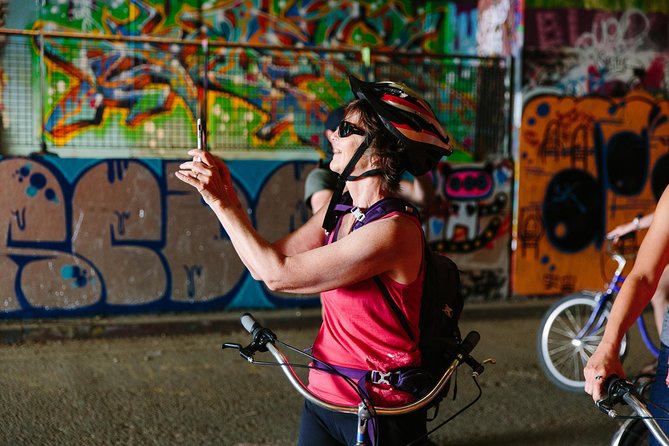 Highlights of Royal London Bike Tour with River Cruise Package - Starting in Southwark and reaching the Thames