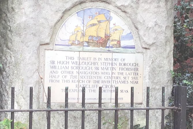 Historic walk of East Londons Wapping Docks and its famous Pubs - Pirates, Captain Cook, and the last drink