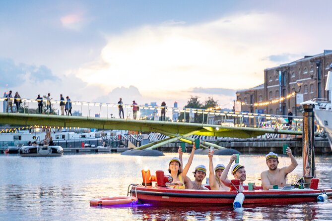Hot Tub Boat Tour in London - London's most unique tour - Canary Wharf from the water