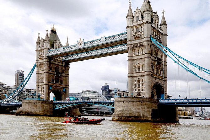 Iconic Sights of London: High-Speed Boat Trip - The final turn beneath the O2 Arena