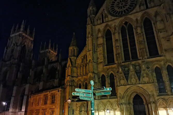 Immersive Treasure Hunt Adventure in York - Outdoor Escape Room - Starting at Constantine the Great in Minster Yard