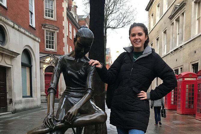 Interactive Treasure Hunt Experience - Central London's Secrets - Starting the hunt at Piccadilly Circus
