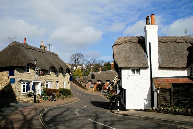 Isle of Wight Guided Day Tour from London - Shanklin Beach and the Old Town