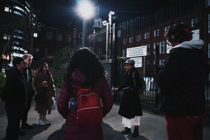 Jack the Ripper: Night Murder Mystery Walking Tour in London - Puma Court shows how quickly someone could vanish