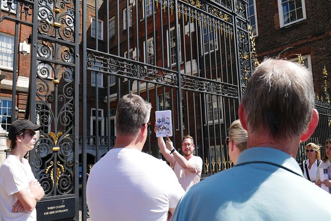 James Bond Small Group Mini Coach Tour of London - What the minibus experience is really like