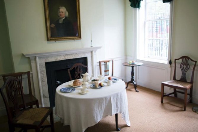 John Wesley Methodist Private Walking Tour Of London - Why this Methodist walk is different from a standard London tour
