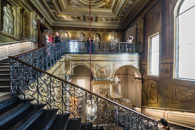 Kensington Palace Entrance Ticket - Dress Codes and the language of royal clothing
