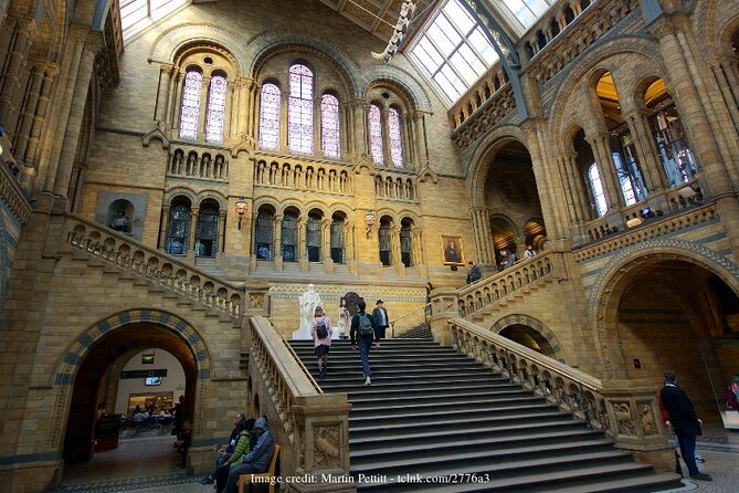Kensington Private 4h Tour Including The Victoria & Albert Museum - Starting with art at the Victoria and Albert Museum