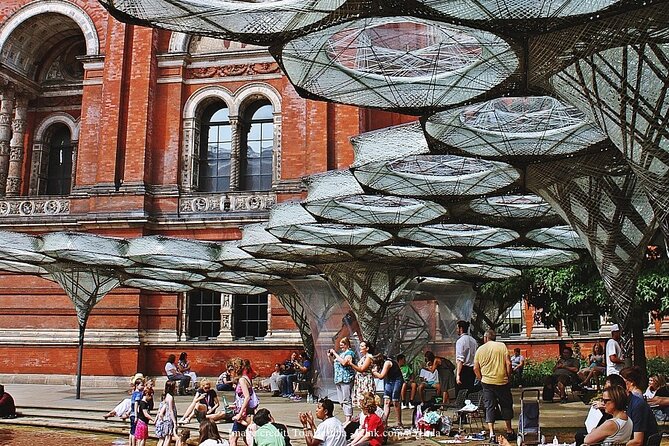 Kensington Private 4h Tour Including The Victoria & Albert Museum - Kensington Palace gardens and the Diana memorial route