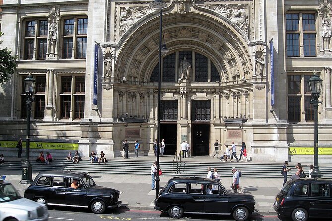 Kensington Private 4h Tour Including The Victoria & Albert Museum - What the private format is really worth