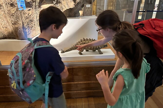 Kid-Friendly Natural History Museum & Dinosaurs Private Guided Tour in London - Timed entry saves family patience