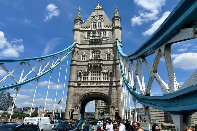 Kid-Friendly Tour: Tower of London and Tower Bridge Entry - Mint Street, imprisonment, and the Line of Kings