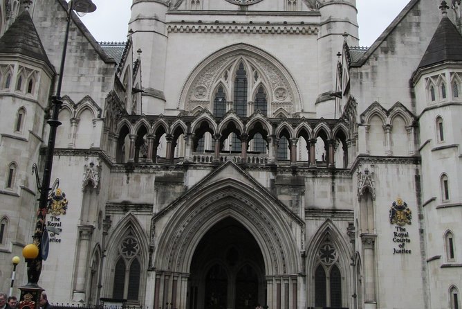 Law in London Private Tour - Inner Temple and Middle Temple gardens