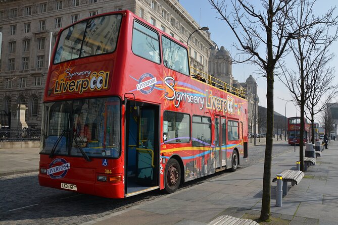 Liverpool: "Blue Route" - City & Beatles Tour - Penny Lane: a quick photograph with a famous name