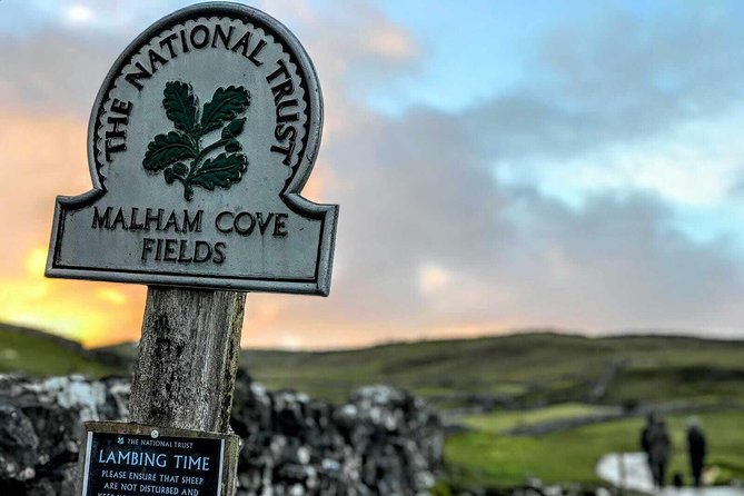 LIVERPOOL: Yorkshire Adventure - Sightseeing Day Trip Tour - Hardraw Force and the first waterfall stop