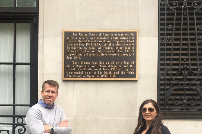 London American Heritage Tours - Aldwych and the memorial to US airmen