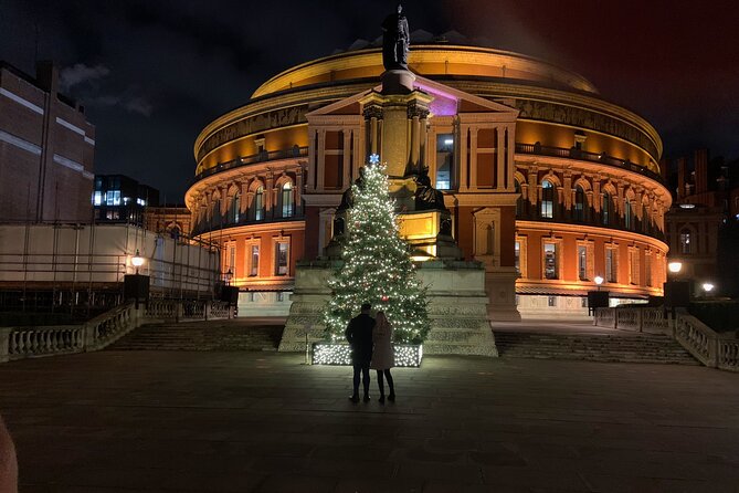 London Bespoke Black Cab Christmas Lights & Sights Private Tour - Covent Garden closes with lights, stalls, and the Piazza