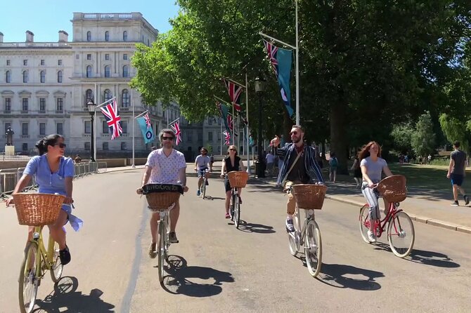 London Bike Tour: Landmarks, Secret Gems, Pub Stop & Street Art - Westminster’s quieter lanes and old schoolyards