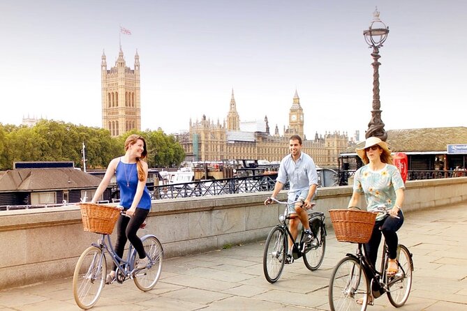 London Bike Tour: Landmarks, Secret Gems, Pub Stop & Street Art - A pint at the Lamb & Flag
