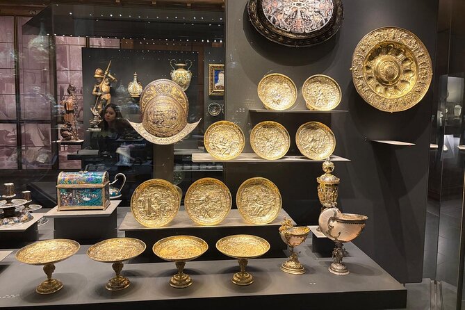 London: British Museum's English Audio Tour with Free Reservation - Using the audio app inside the museum