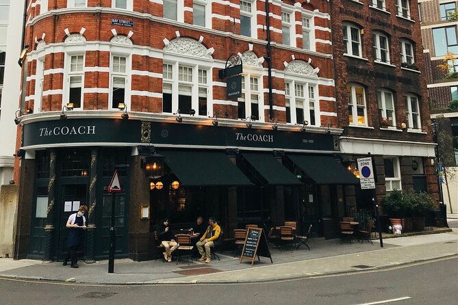 London Charles Dickens Puzzle Questo and Self-Guided Tour - Lincoln’s Inn Fields and a vanished theatre