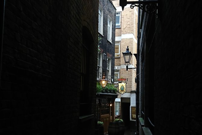 London Christmas Carol & Charles Dickens Small Group Walking Tour - George and Vulture, a pub with Dickens connections