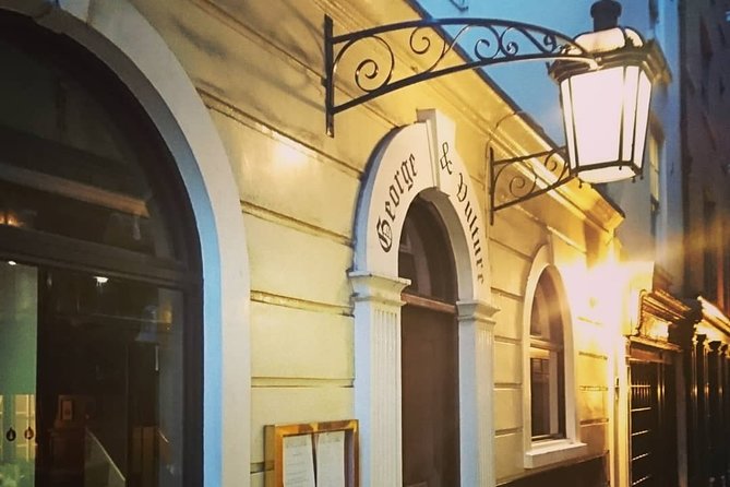 London Christmas Carol & Charles Dickens Small Group Walking Tour - Starting at Inner Temple, where Dickens began his working life