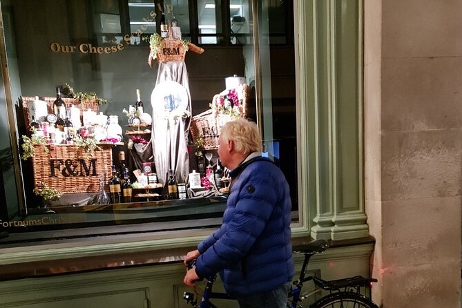 London Christmas Lights Bike Tour with Local Guide - Southbank and the Christmas market finish
