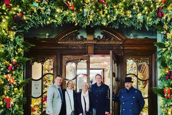 London Christmas Lights Private Guided Taxi Tour - Starting at 4 p.m. in the Christmas darkness