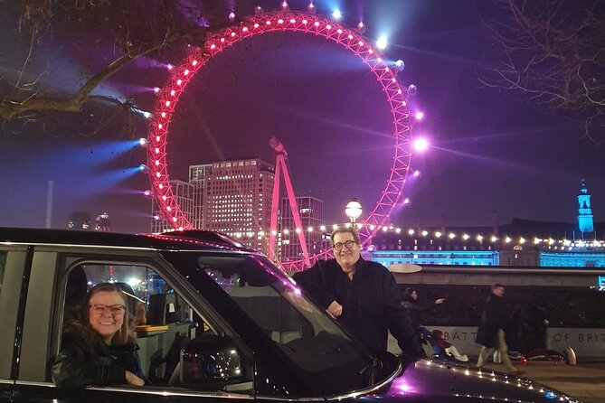 London Christmas Lights Private Tour by Traditional Black Cab - Buckingham Palace and the wider London route