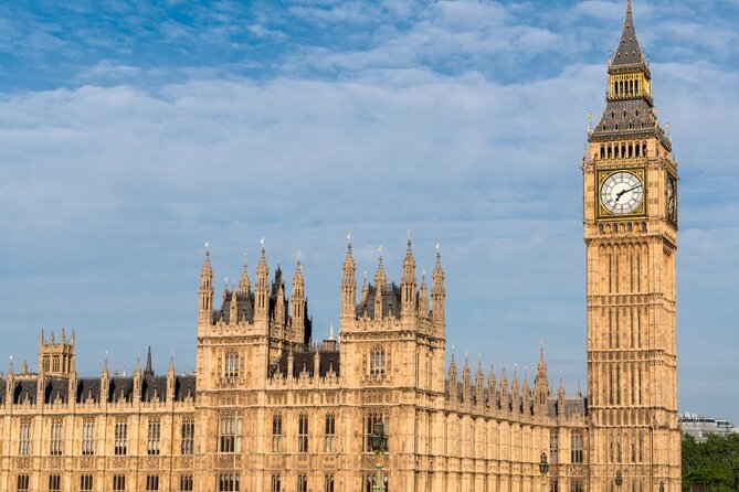London: Churchill & World War 2 Walking Tour - Churchill in Parliament Square