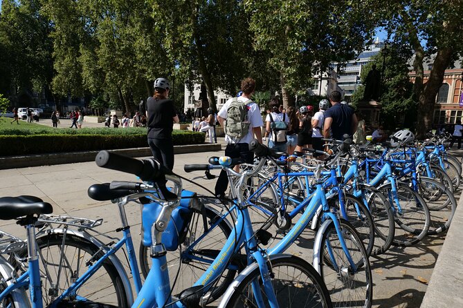 London Classic Landmarks Bike Tour with Local Guide - Smithfield Market and the City of London