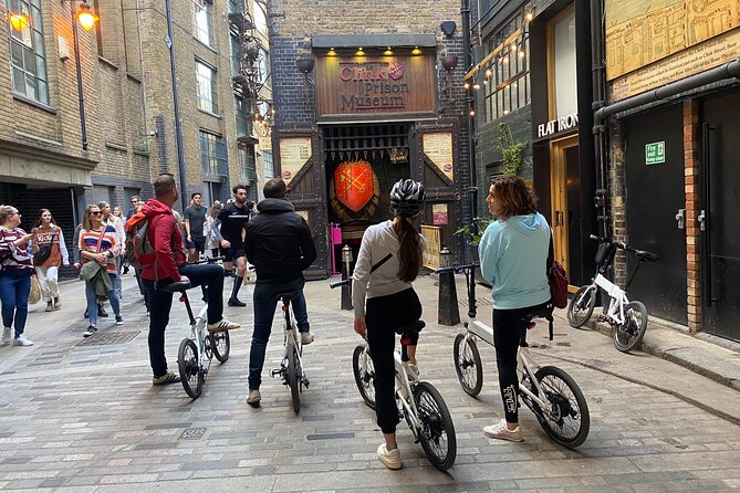 London E-Bike tour & Borough market - London Bridge and Tower Bridge are not the same