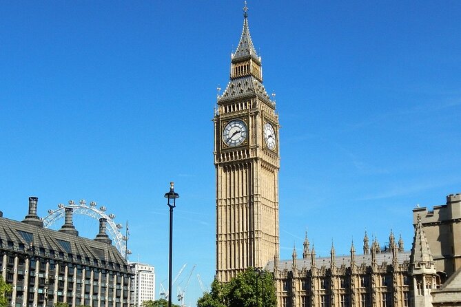 London Essential 2 hour introductory Walking Tour With a Londoner - Trafalgar Square and the vanished Whitehall Palace