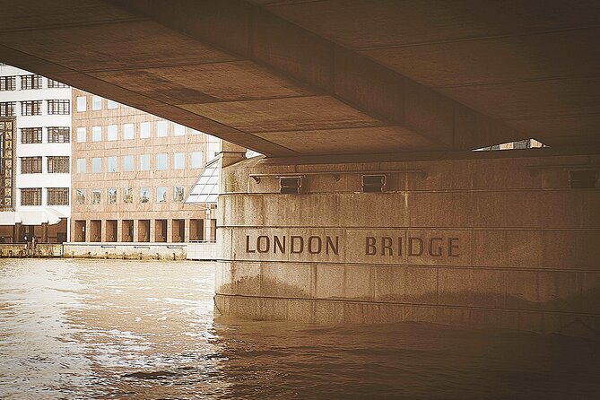 London Eye To London Bridge (River Walk) - From the riverfront to Shakespeare’s Globe