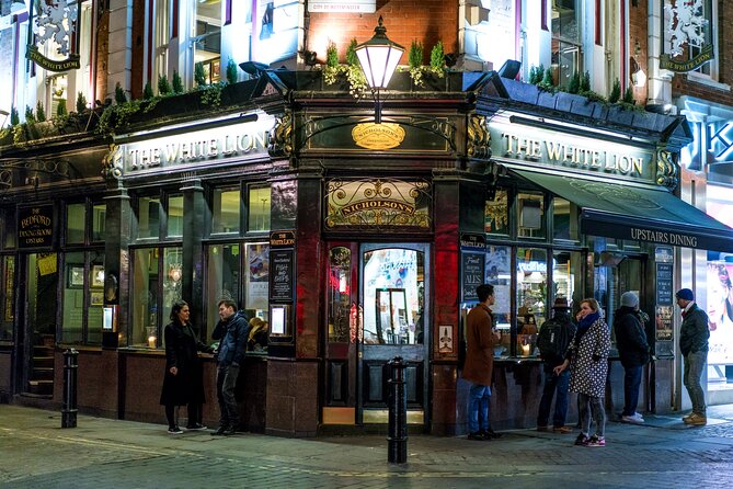 London Food & Drinks Private Tour - British Taverns & Pubs - Old Spitalfields Market for a breather