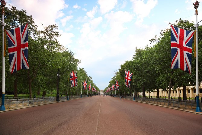 London Full Day Sightseeing Tour with London Eye - Guides make or break the day