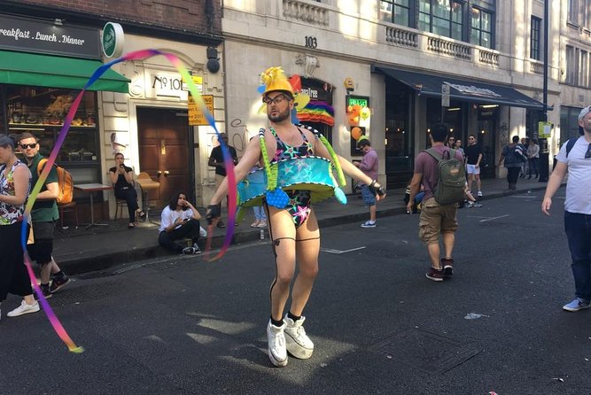 London Gay Tour with a Local, Soho’s LGBTQ+ Nightlife, Private & Custom - Two drinks and a night out that is not just a bar crawl