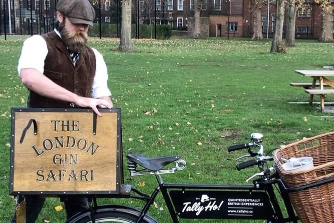 London Gin Safari: A Spirited, Juniper-Fuelled Jaunt - The graffiti zone and hands-on detail