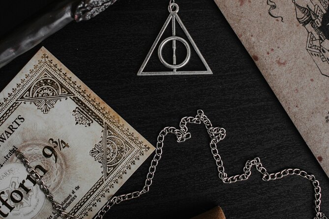 London: Harry Potter Walking Tour with Platform 9 3/4 - St Pancras and the trip toward King’s Cross