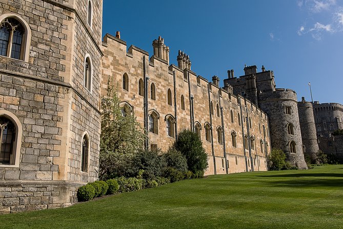 London & Heathrow to Southampton cruise terminals via Windsor Castle - The coach ride and group size