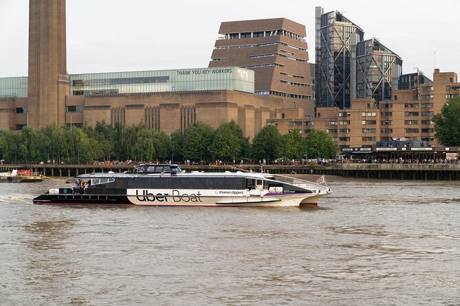 London: IFS Cable Car + Uber Boat Hop-On Hop-Off 1 Day River Pass - Riding the IFS Cloud Cable Car