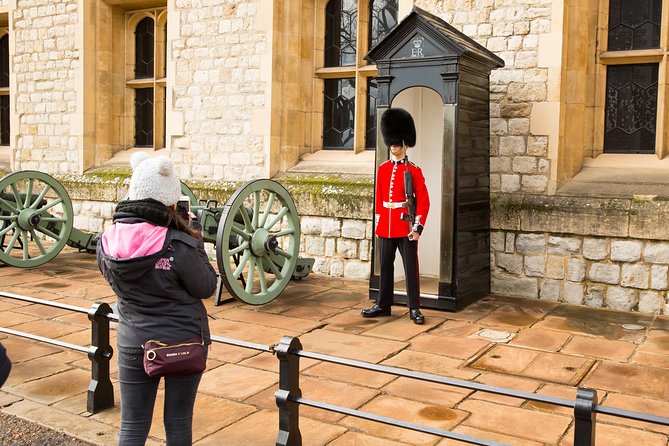London In One Day Tour with River Cruise & London Eye Option - What the day feels like in practical terms