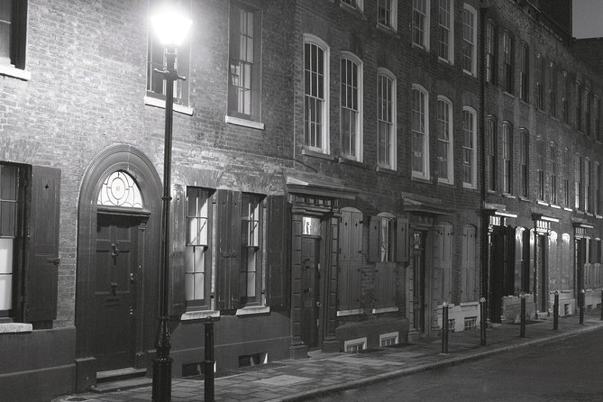 London Jack The Ripper Guided Walking Tour - Christ Church Spitalfields: a landmark above the old streets