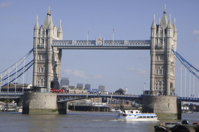 London Landmark Walking Tour & Ride The London Eye - The guide makes the biggest difference