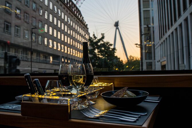 London Luxury Dinner Experience with Panoramic City Views - A six-course dinner with London outside the glass